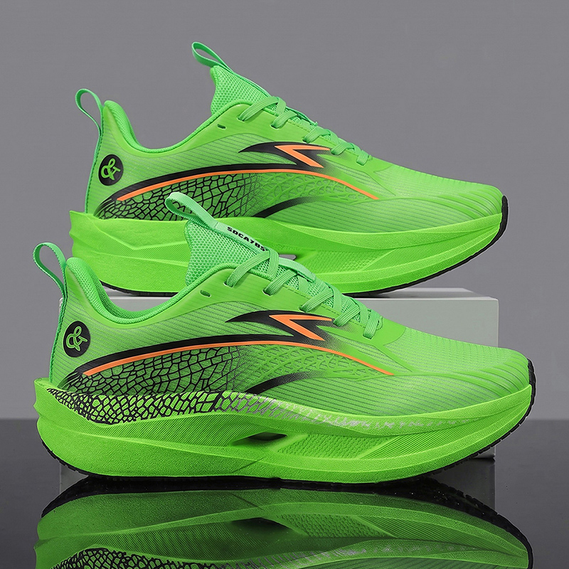 カーボンプレート搭載のランニングシューズ。マラソン、レース、 - Carbon Plate Marathon Racing Shoes のレビューと価格